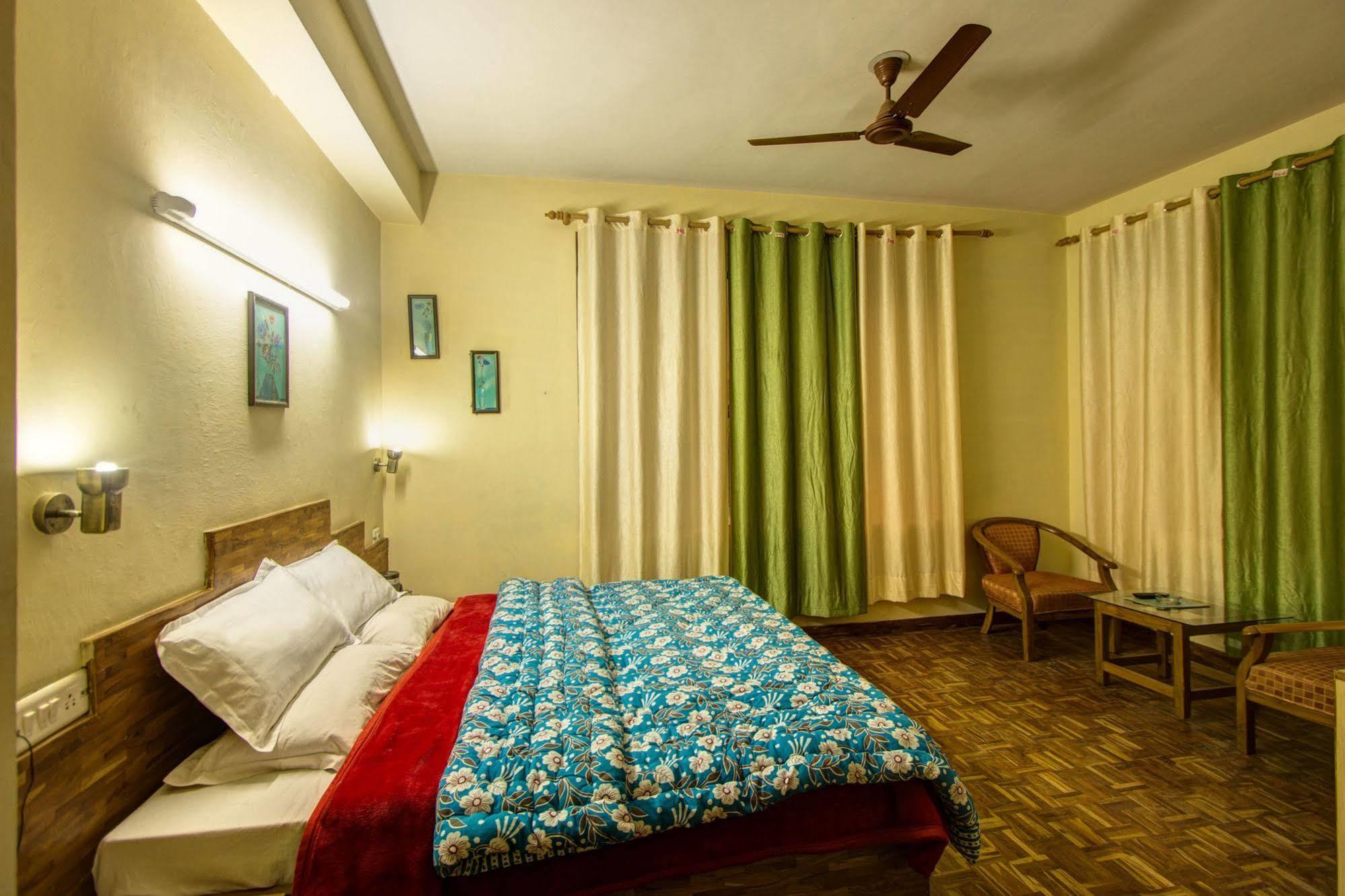 Kalinga Grand Hotel Манали Экстерьер фото