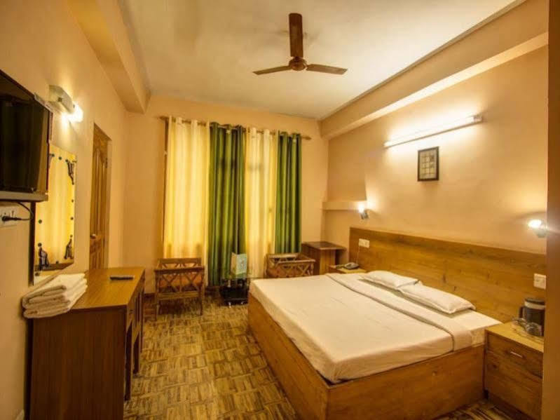 Kalinga Grand Hotel Манали Экстерьер фото